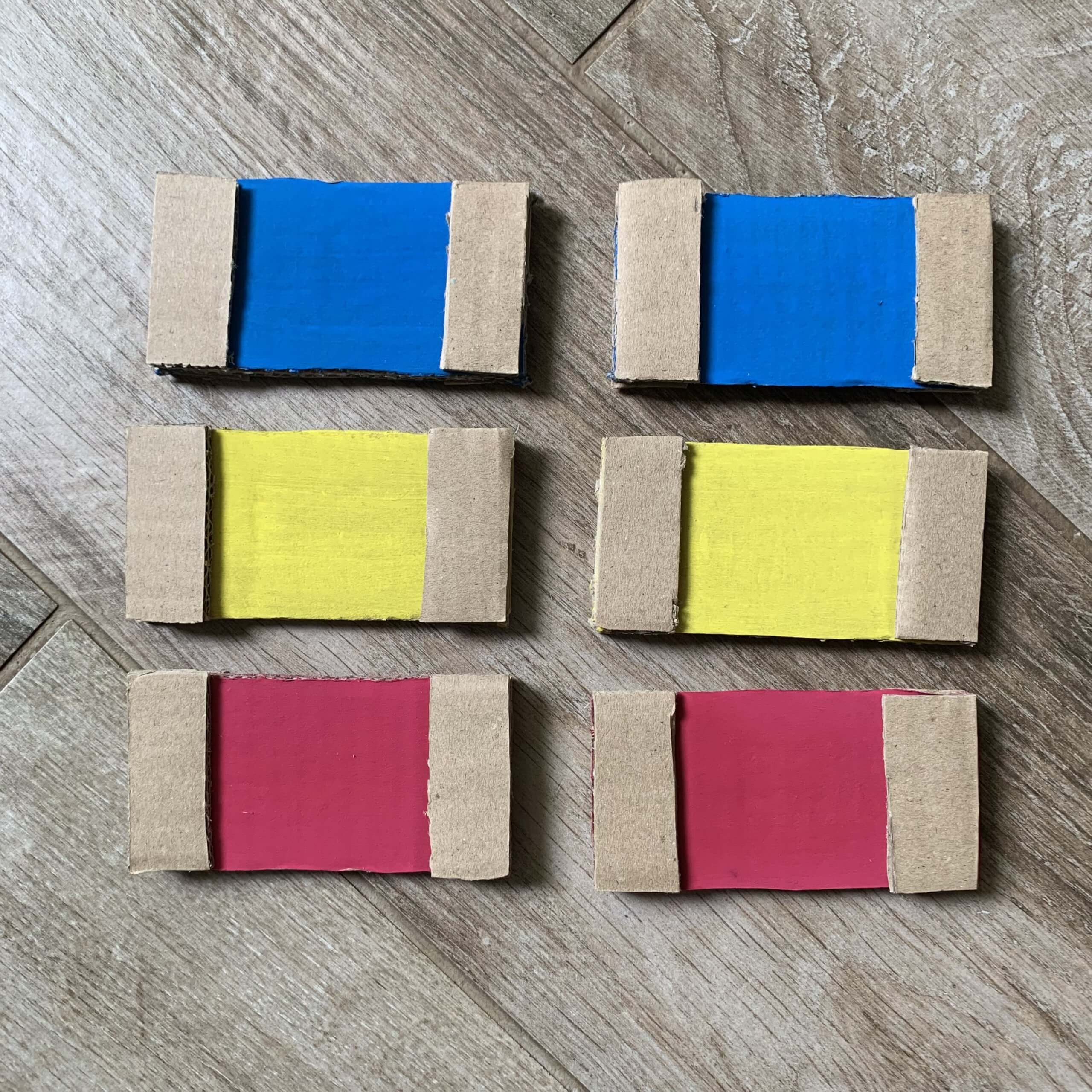 Fabriquer la première boîte à couleurs Montessori